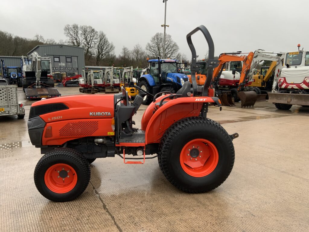 Kubota L1501 Compact Tractor (ST25502)
