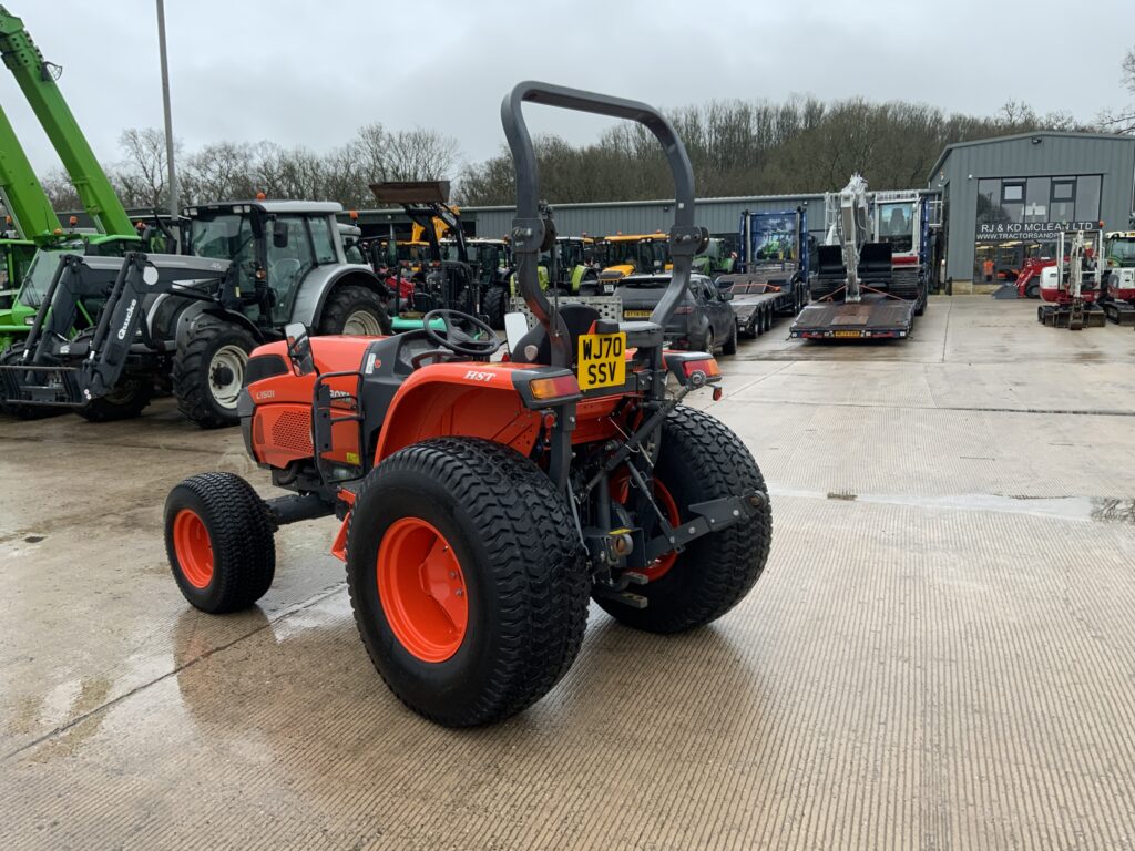 Kubota L1501 Compact Tractor (ST25502)