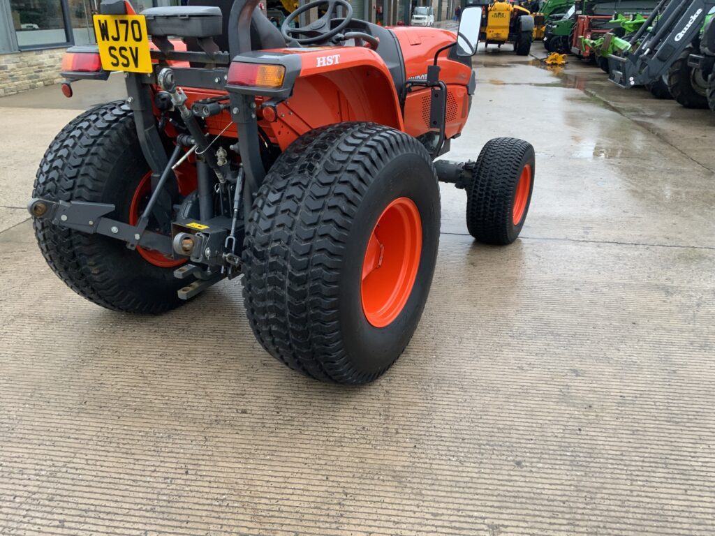 Kubota L1501 Compact Tractor (ST25502)