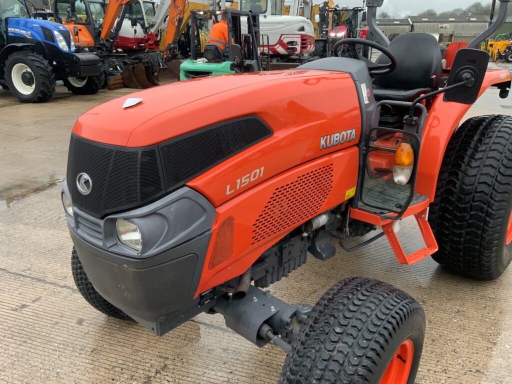 Kubota L1501 Compact Tractor (ST25502)