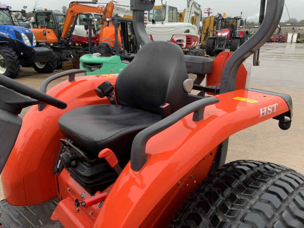 Kubota L1501 Compact Tractor (ST25502)