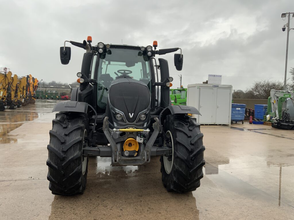 Valtra N174 Direct Unlimited Tractor (ST25339)