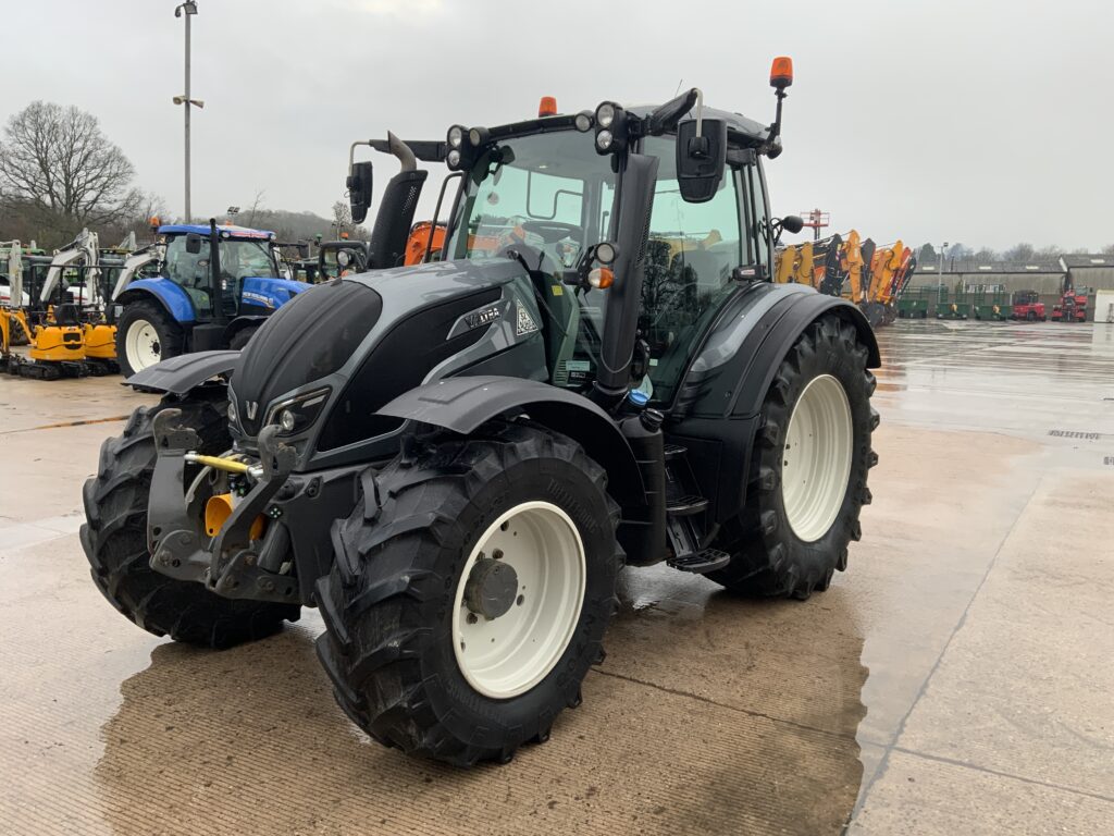 Valtra N174 Direct Unlimited Tractor (ST25339)