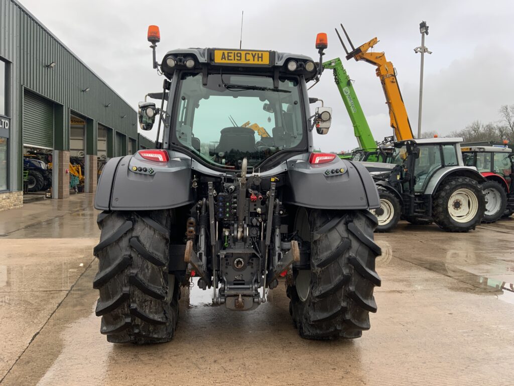 Valtra N174 Direct Unlimited Tractor (ST25339)