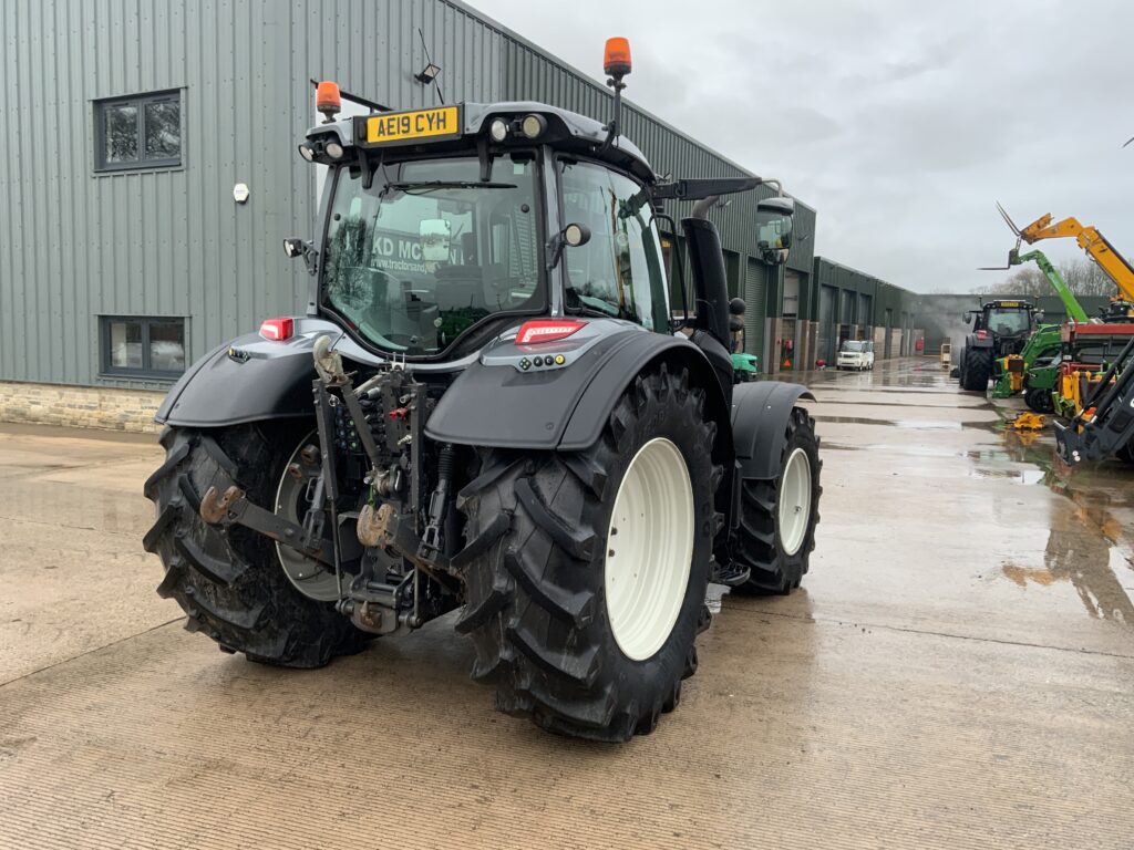 Valtra N174 Direct Unlimited Tractor (ST25339)