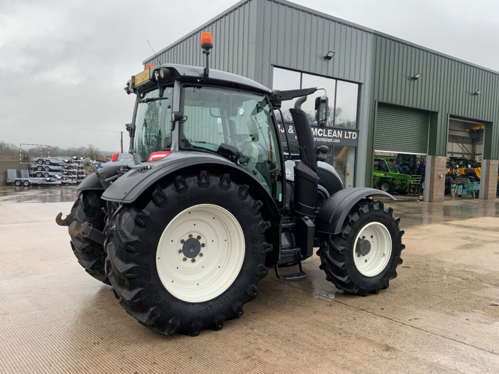 Valtra N174 Direct Unlimited Tractor (ST25339)