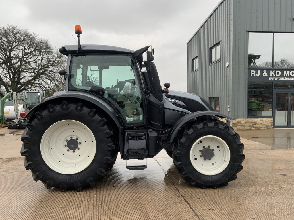Valtra N174 Direct Unlimited Tractor (ST25339)