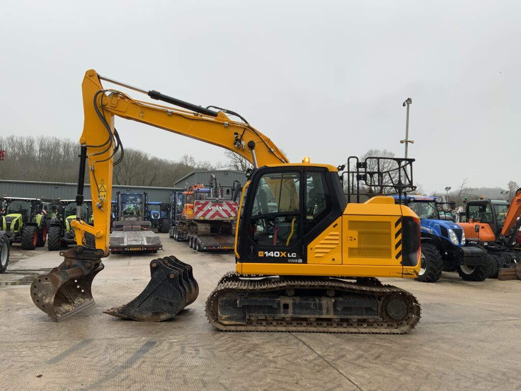 JCB 140X LC Digger (ST25357)
