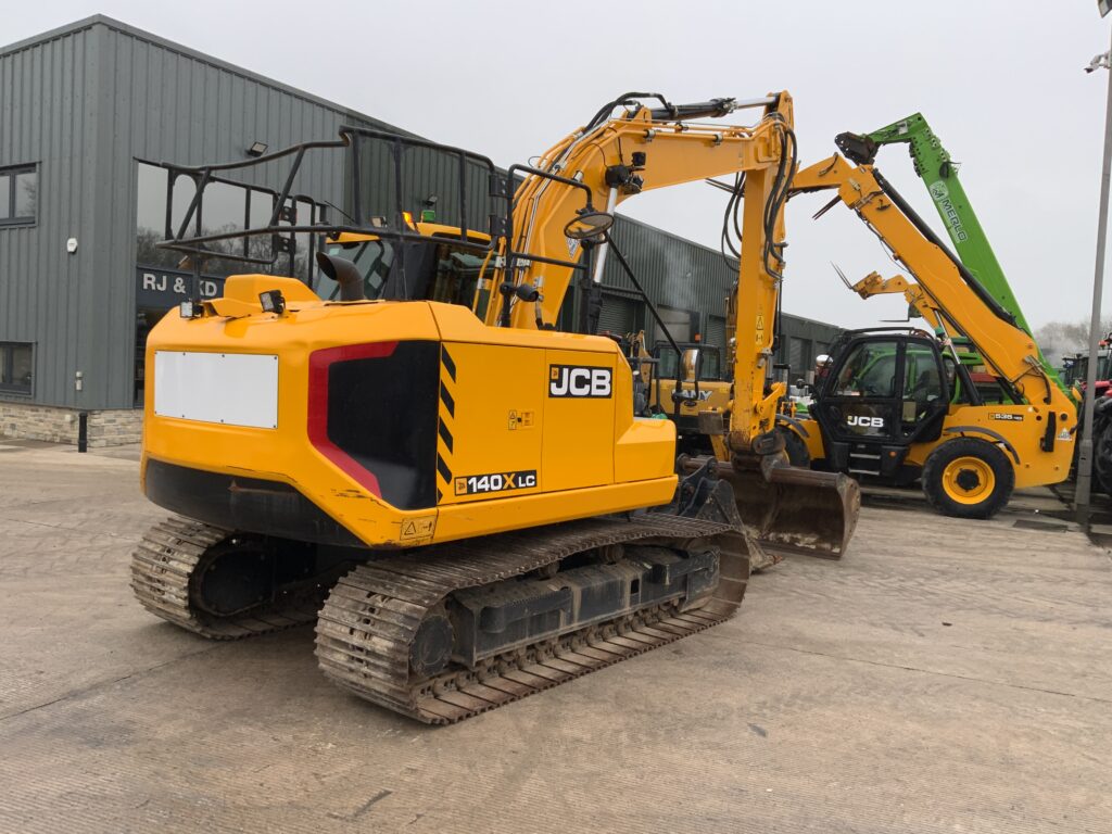 JCB 140X LC Digger (ST25357)