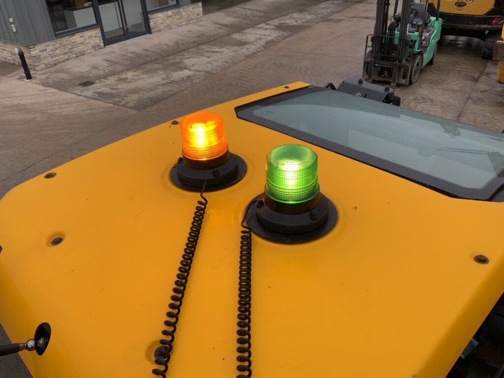 JCB 140X LC Digger (ST25357)