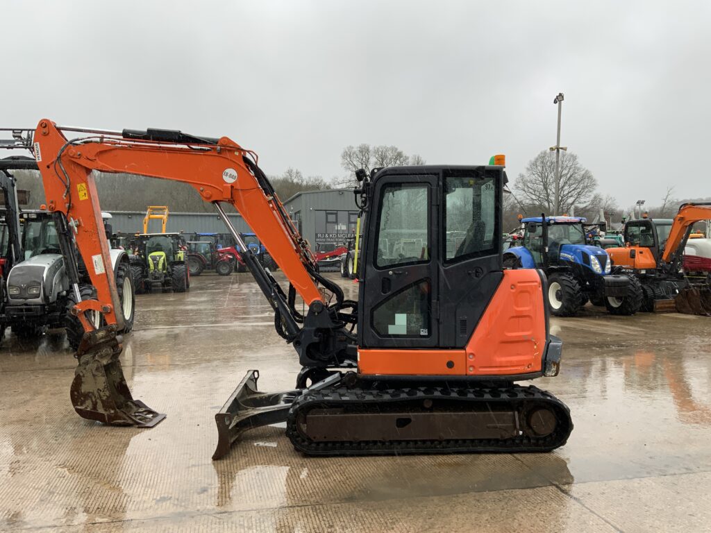 Hitachi ZX65 USB-5 Digger (ST25603)