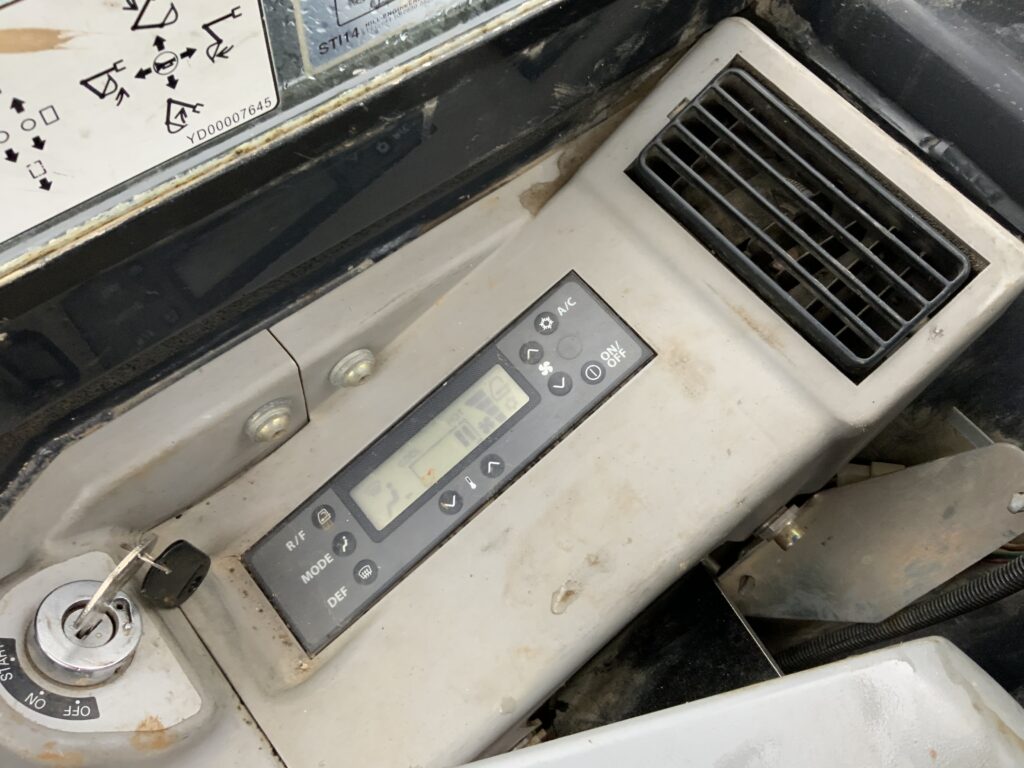 Hitachi ZX65 USB-5 Digger (ST25603)