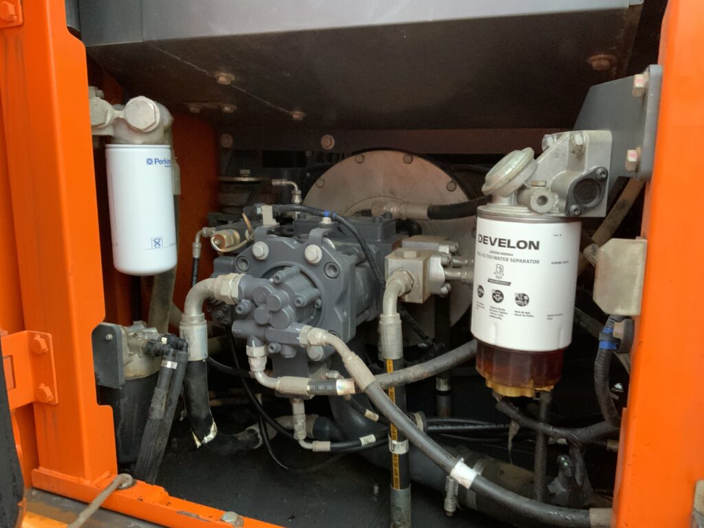 Doosan DX140 LC Digger (ST25544)