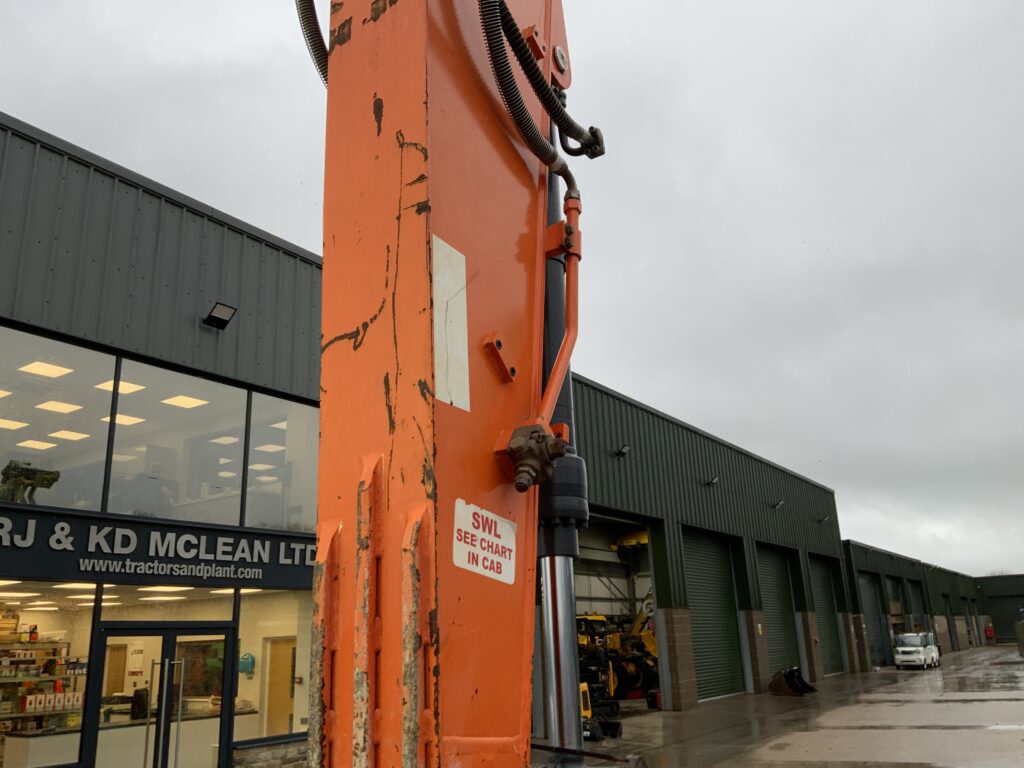 Doosan DX140 LC Digger (ST25544)