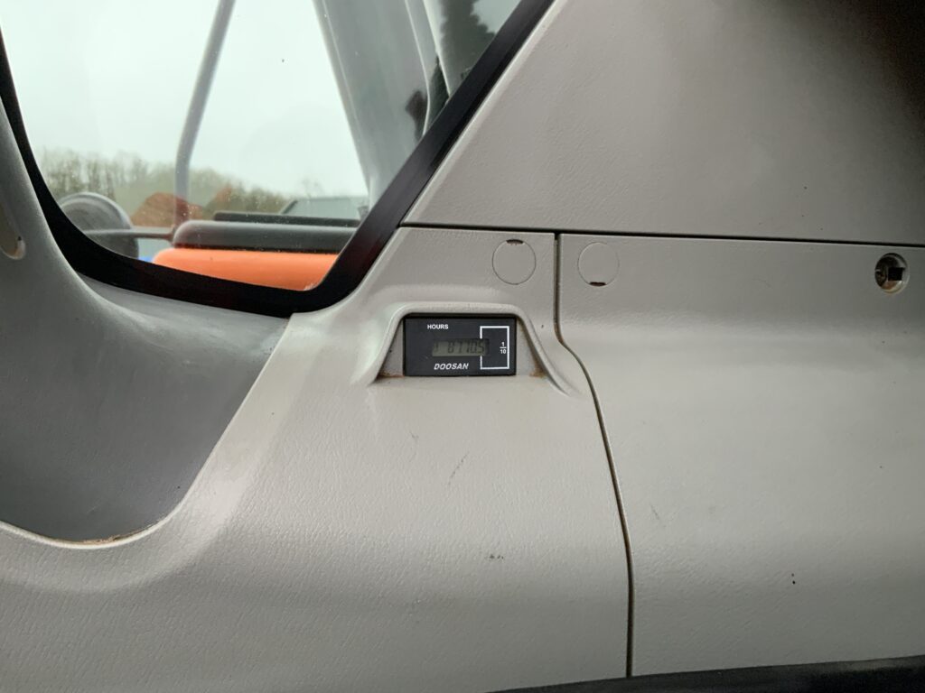 Doosan DX140 LC Digger (ST25544)