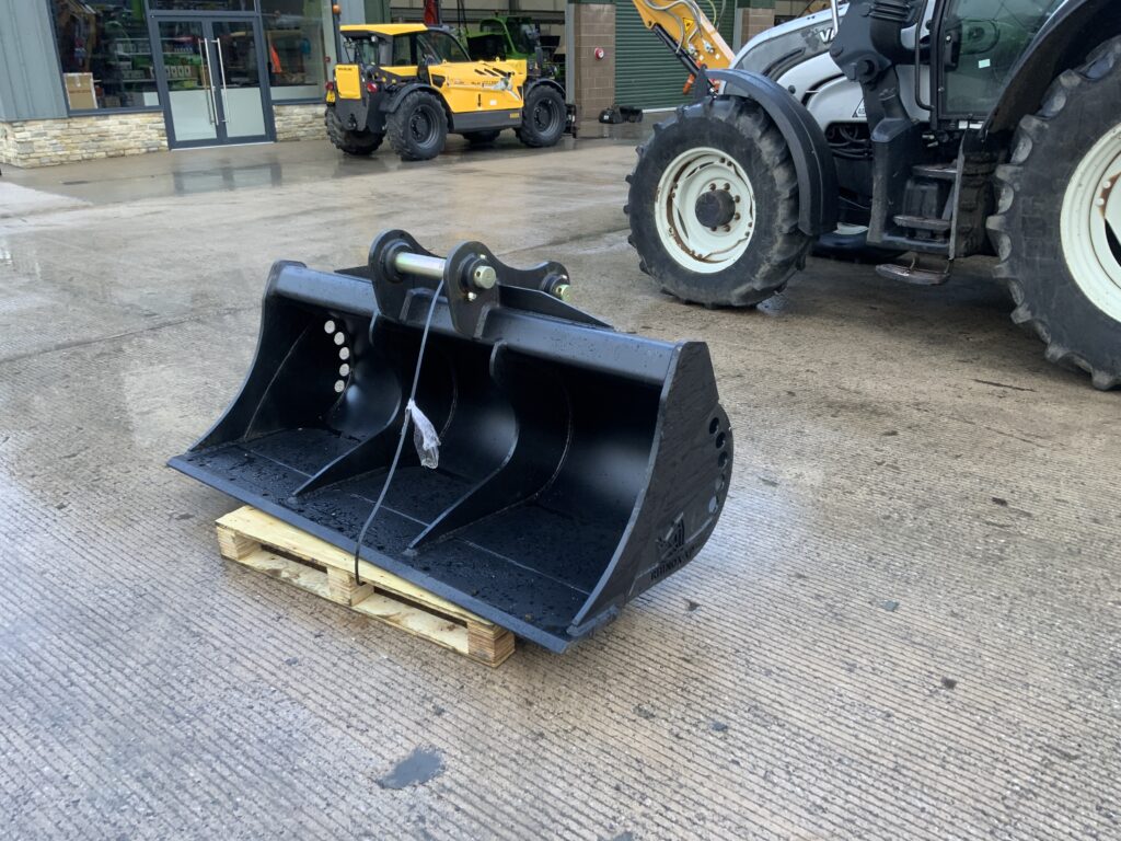 New Rhinox Grader Bucket