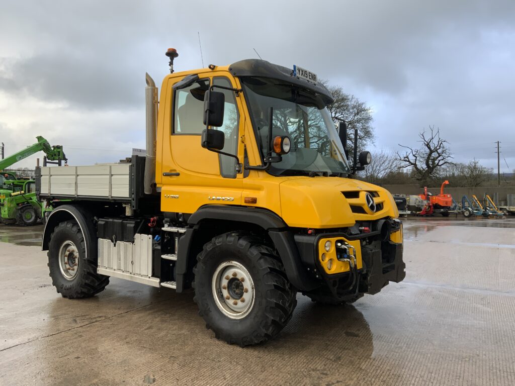 Mercedes-Benz Unimog U318 (ST25547)