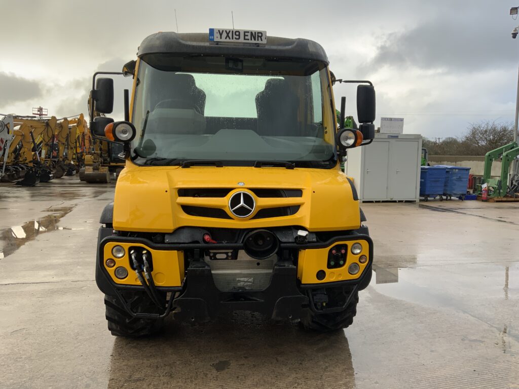 Mercedes-Benz Unimog U318 (ST25547)