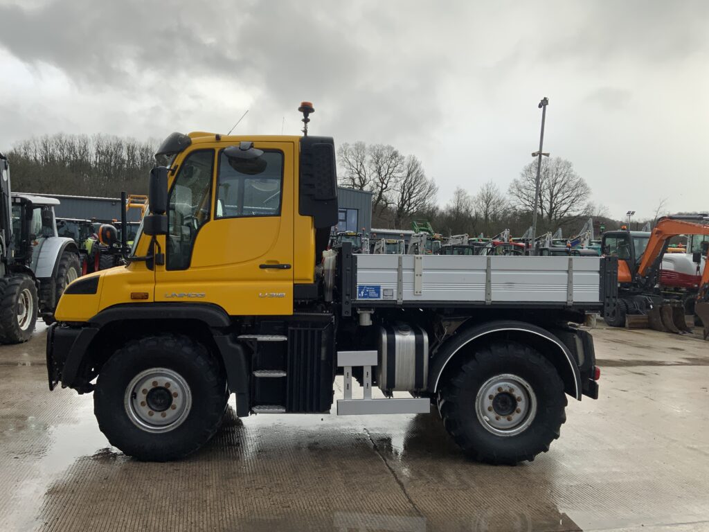 Mercedes-Benz Unimog U318 (ST25547)