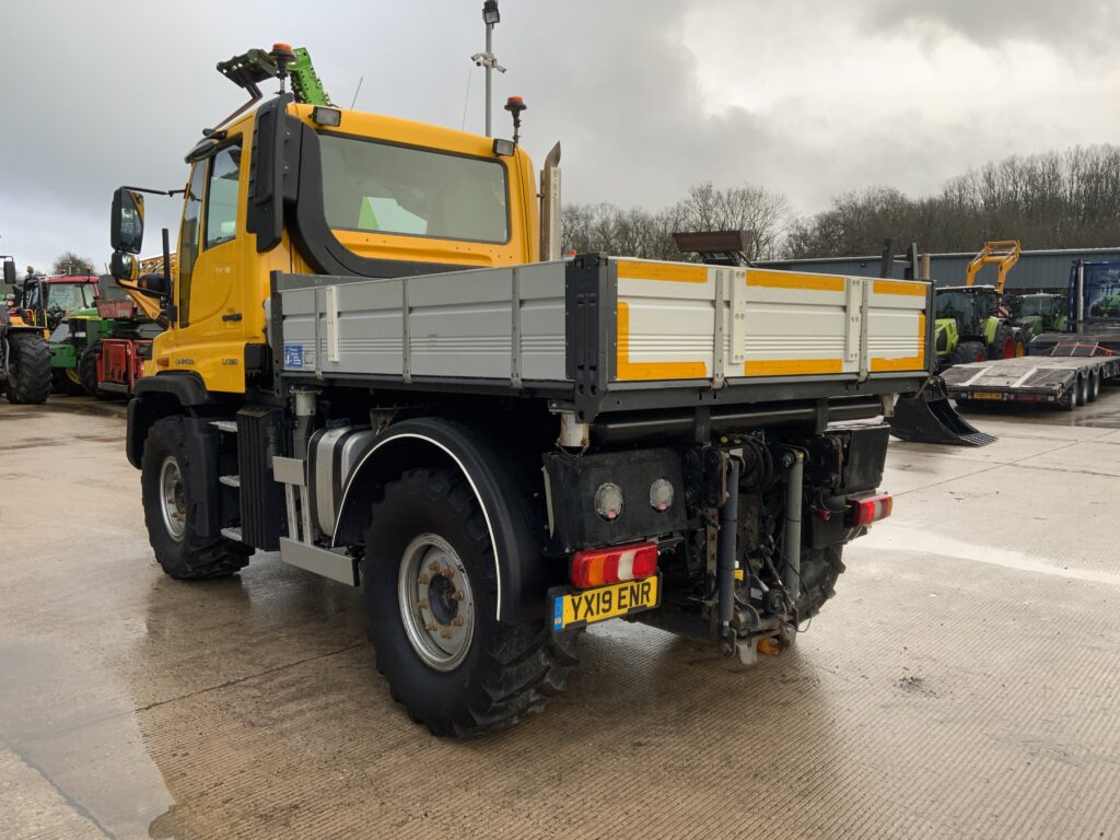 Mercedes-Benz Unimog U318 (ST25547)