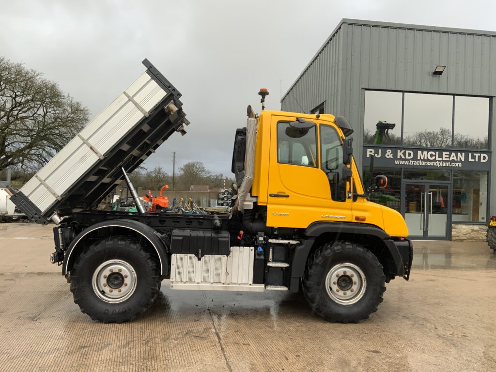 Mercedes-Benz Unimog U318 (ST25547)