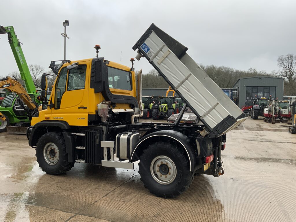 Mercedes-Benz Unimog U318 (ST25547)