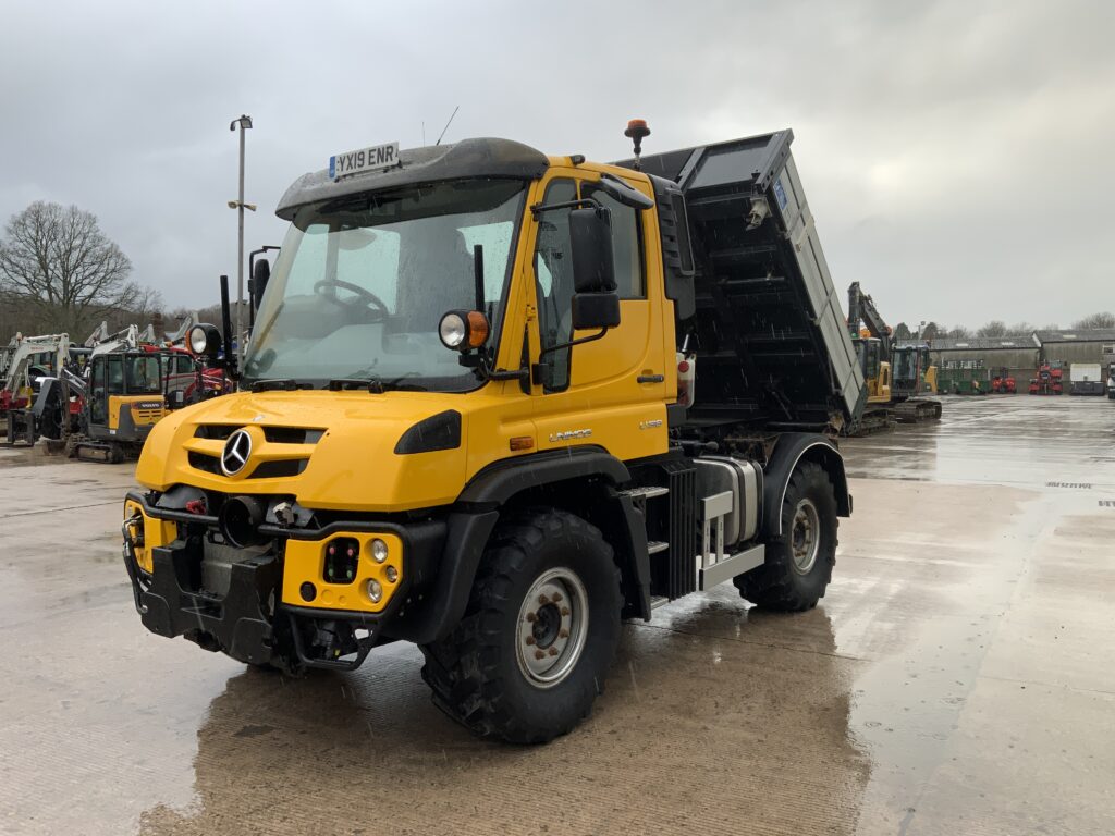 Mercedes-Benz Unimog U318 (ST25547)