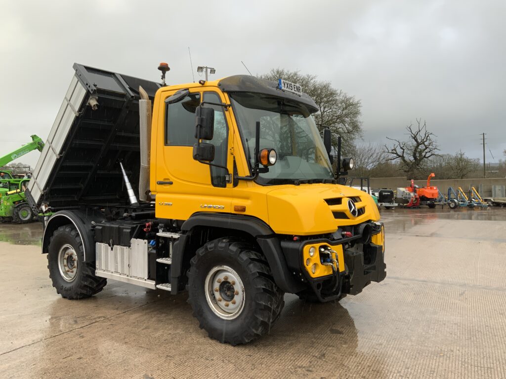 Mercedes-Benz Unimog U318 (ST25547)