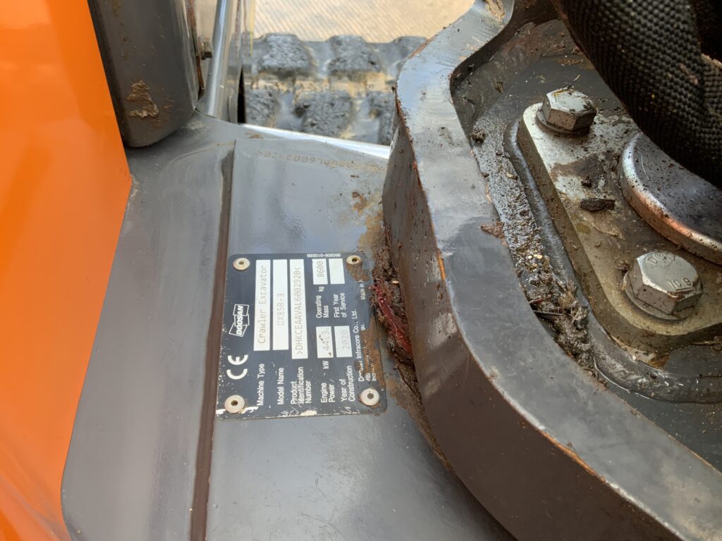 Doosan DX85R Digger (ST25674)