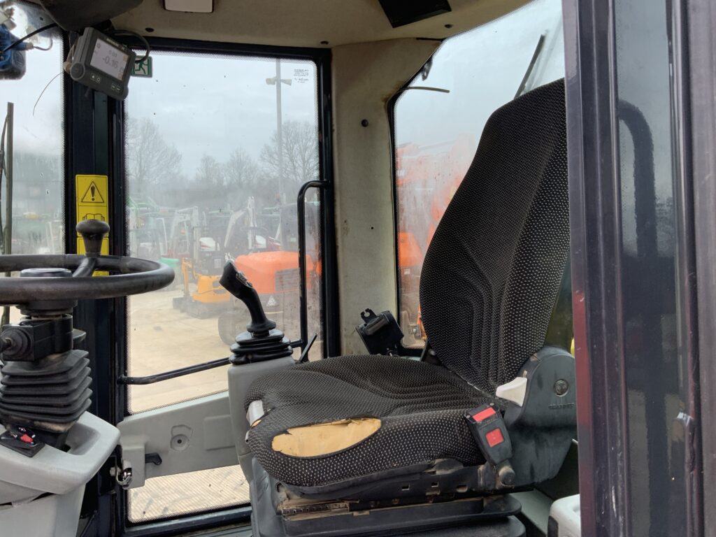 Yanmar V120 Wheeled Loading Shovel (ST25672)