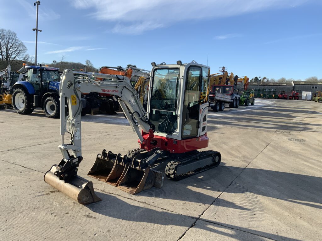 Takeuchi TB325 Digger (ST25489)