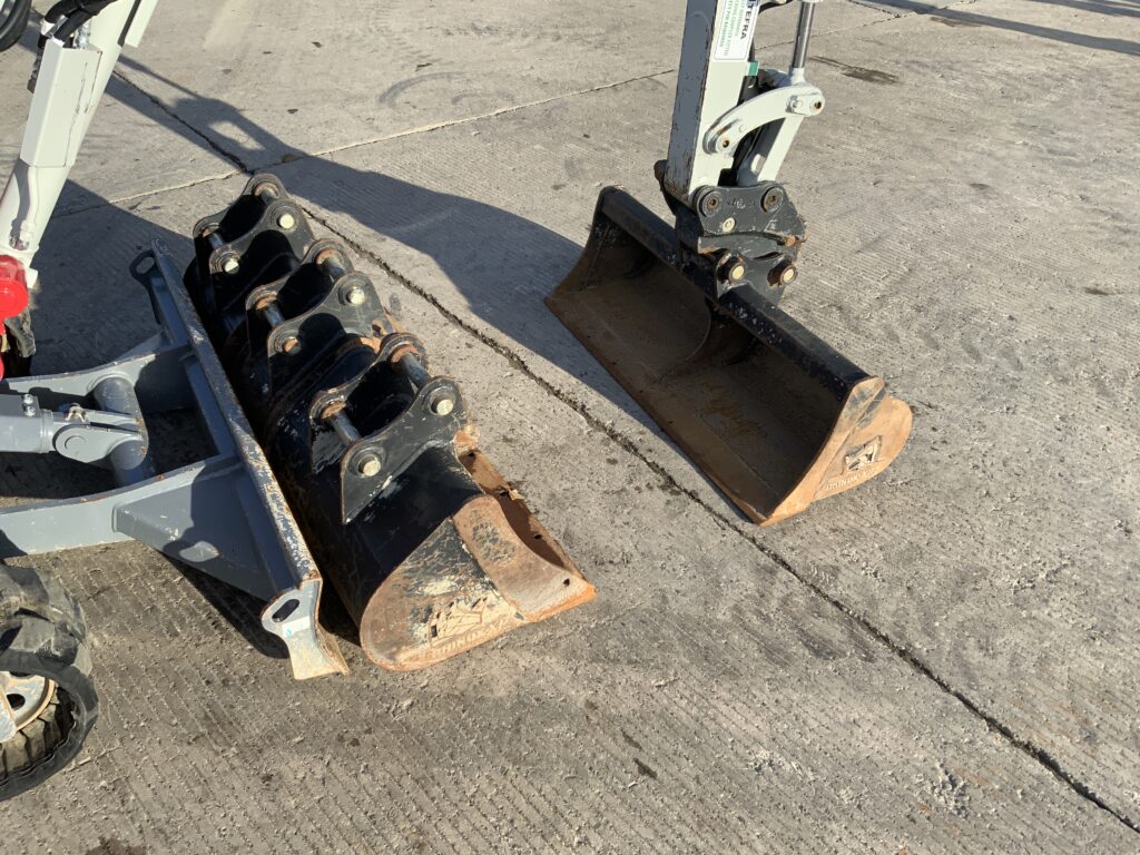 Takeuchi TB325 Digger (ST25489)