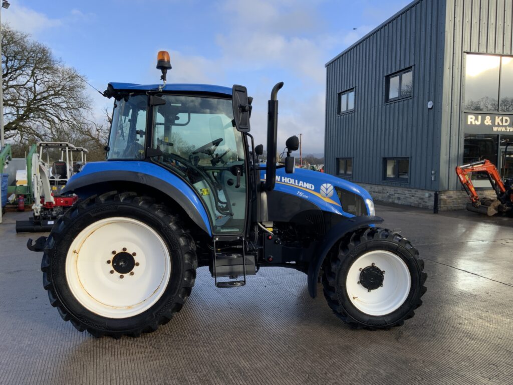 New Holland T5.105 Super Steer Tractor (ST25689)