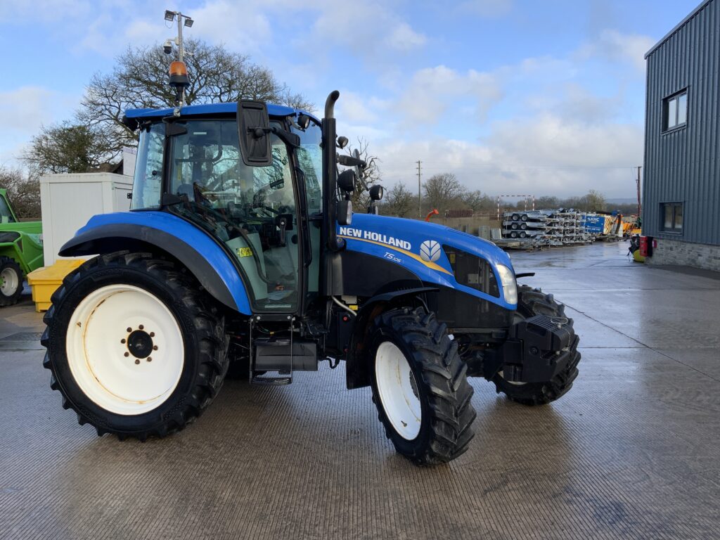New Holland T5.105 Super Steer Tractor (ST25689)