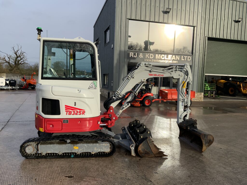 Takeuchi TB325R Digger (ST25488)