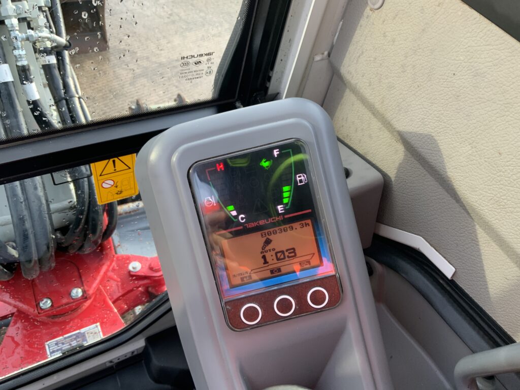 Takeuchi TB325R Digger (ST25488)