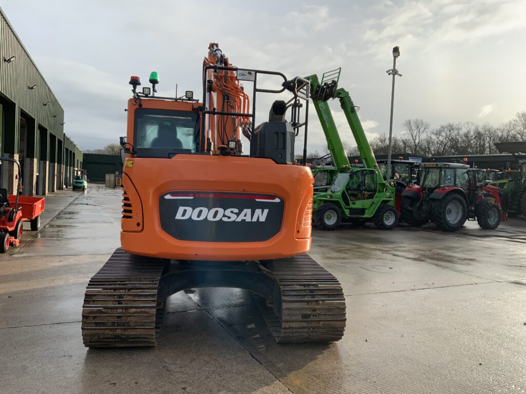 Doosan DX140 LCR-7 Digger (ST25352)