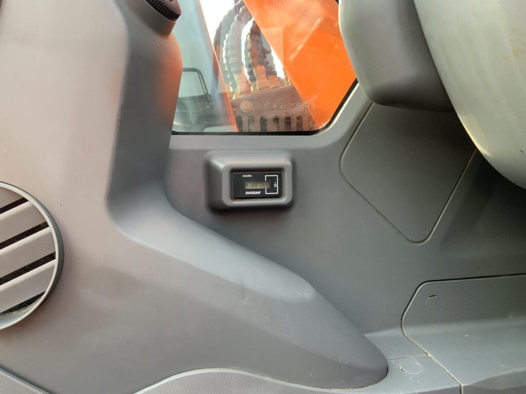 Doosan DX140 LCR-7 Digger (ST25352)