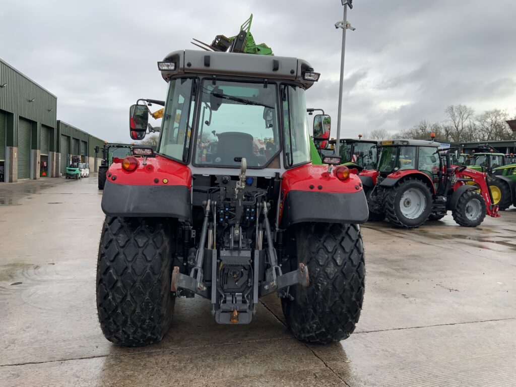 Massey Ferguson 5s.125 Tractor (ST25512)