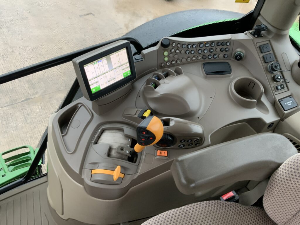 John Deere 6195R Tractor (ST25292)