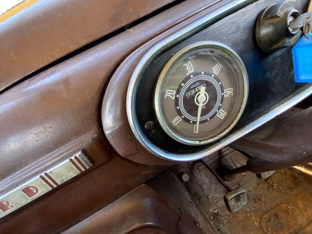 Bedford Green Goddess Fire Engine (ST23480)