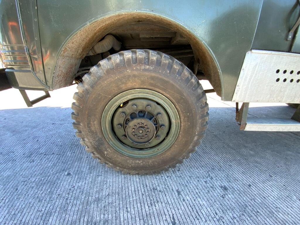 Bedford Green Goddess Fire Engine (ST23480)