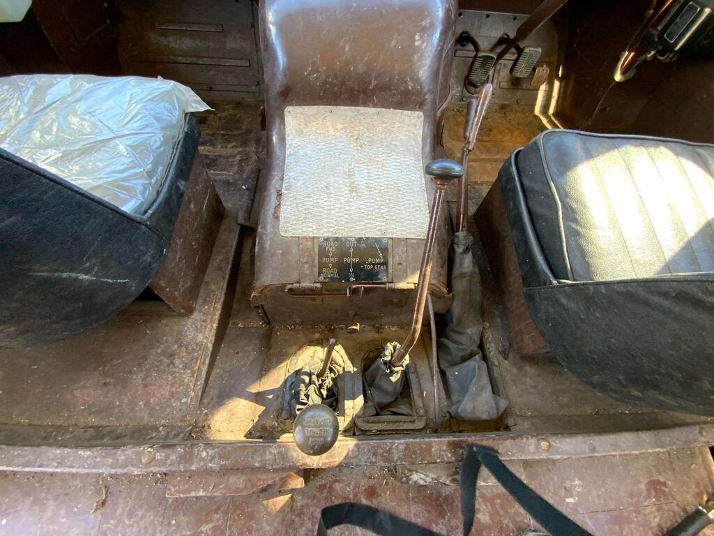 Bedford Green Goddess Fire Engine (ST23480)