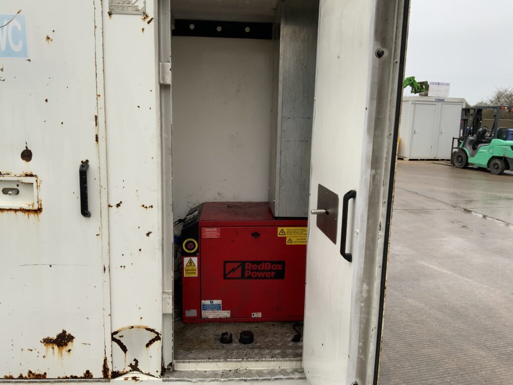 Boss Cabins Ground Hog Welfare Unit (ST25284)