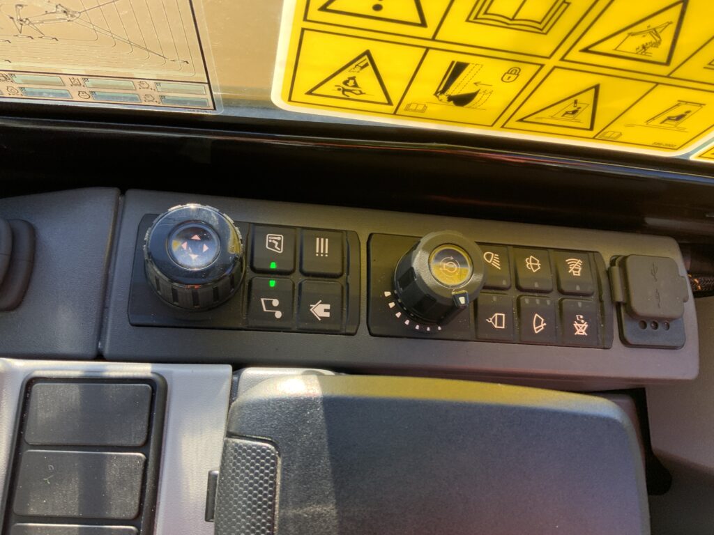 Caterpillar 305CR Digger (ST25350)