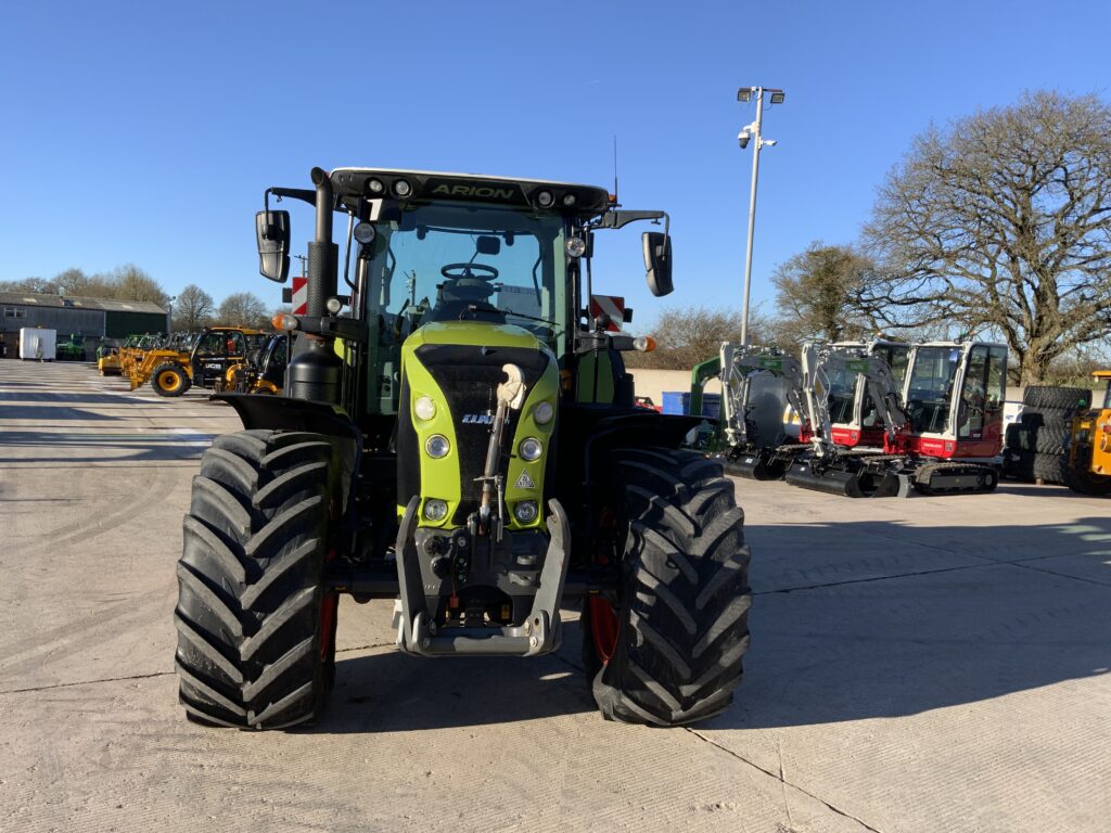 Claas 650 Arion Tractor (ST25367)