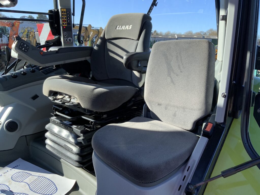 Claas 650 Arion Tractor (ST25367)