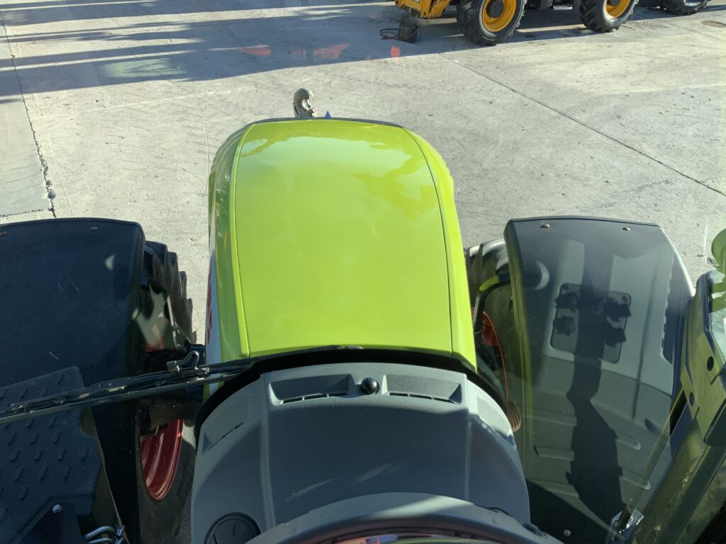 Claas 650 Arion Tractor (ST25367)