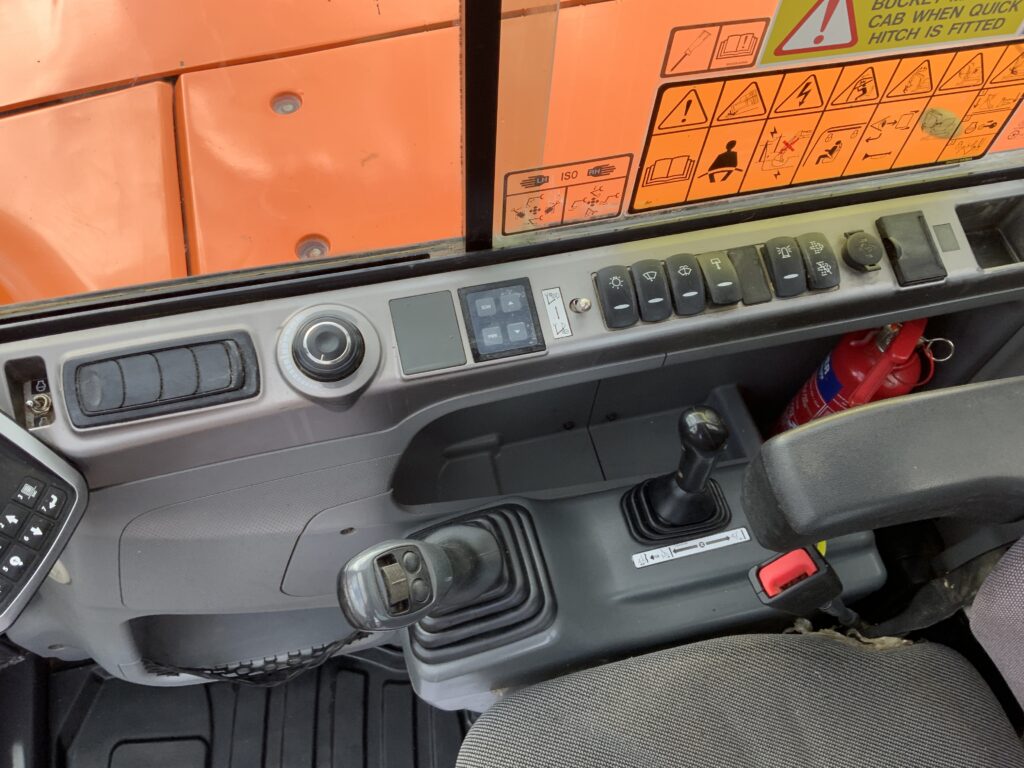 Doosan DX85R Digger (ST25674)