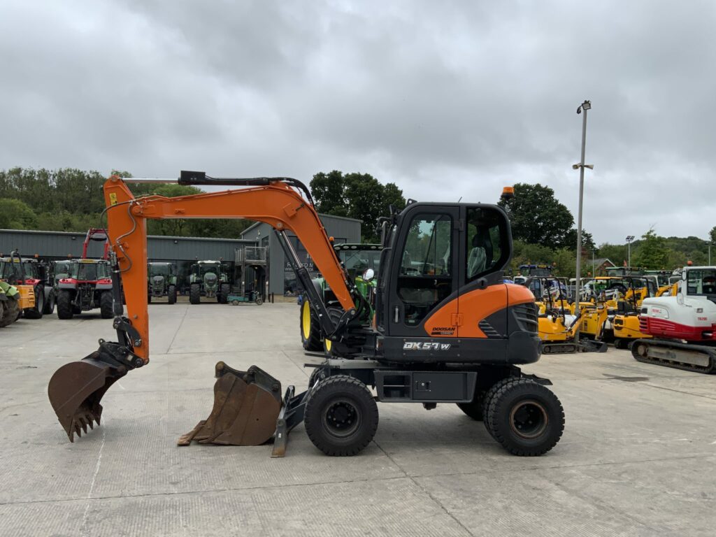 Doosan DX57 Wheeled Excavator (ST23100)